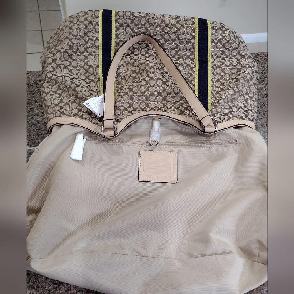 NWT COACH SIGNATURE STRIPE DEVIN SHOULDER  Tote